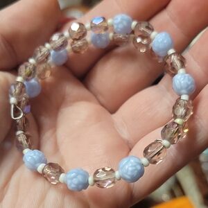 Vintage Blue Milk Glass Rose, Pink & White Beaded Memory Wire Bracelet
